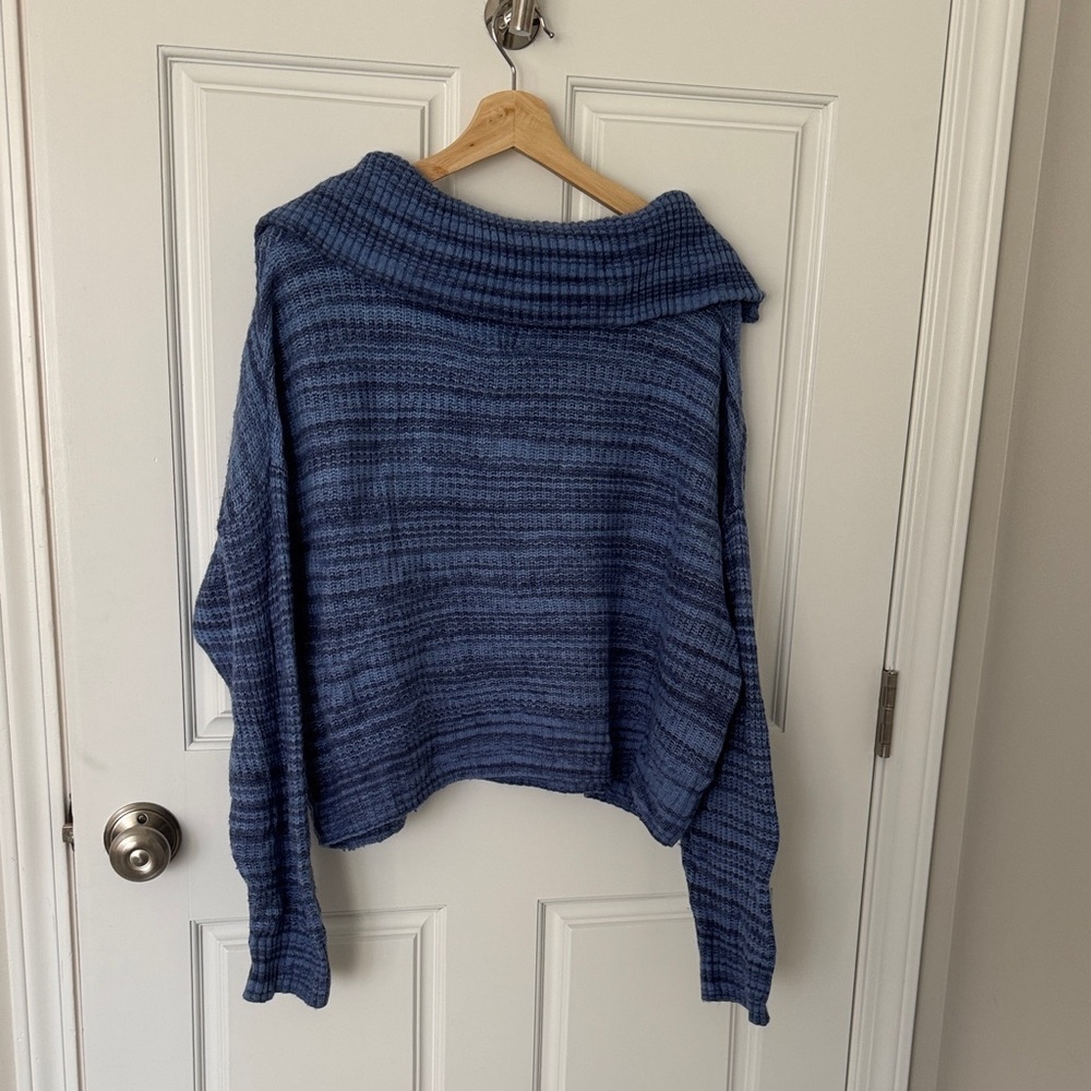 Aerie Blue Sweater with Green Accents - Picture 3 of 3
